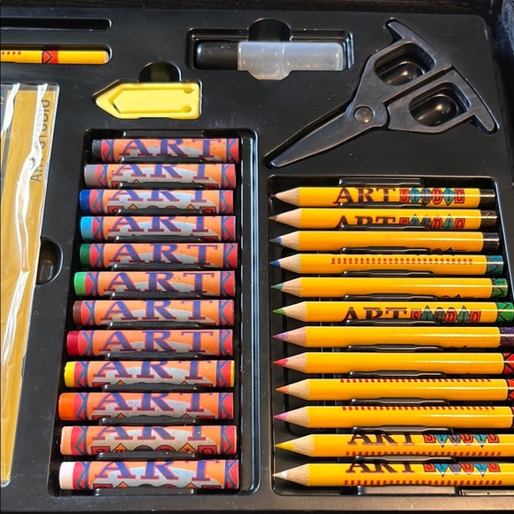 Art Studio Case Colorful Art Set with Markers and Crayons - Picture 5 of 6